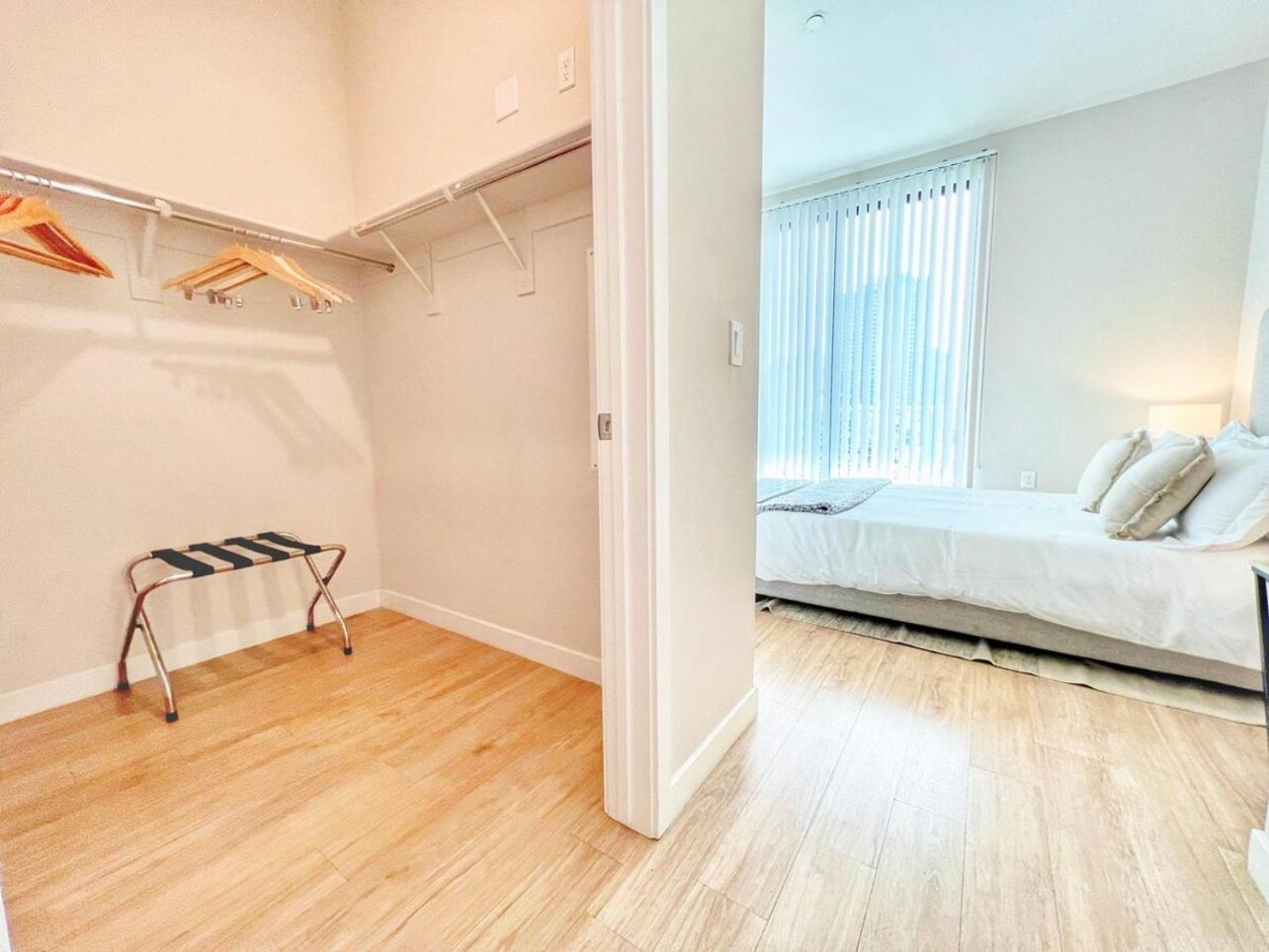 3 Bedroom Penthouse In Downtown! San Diego