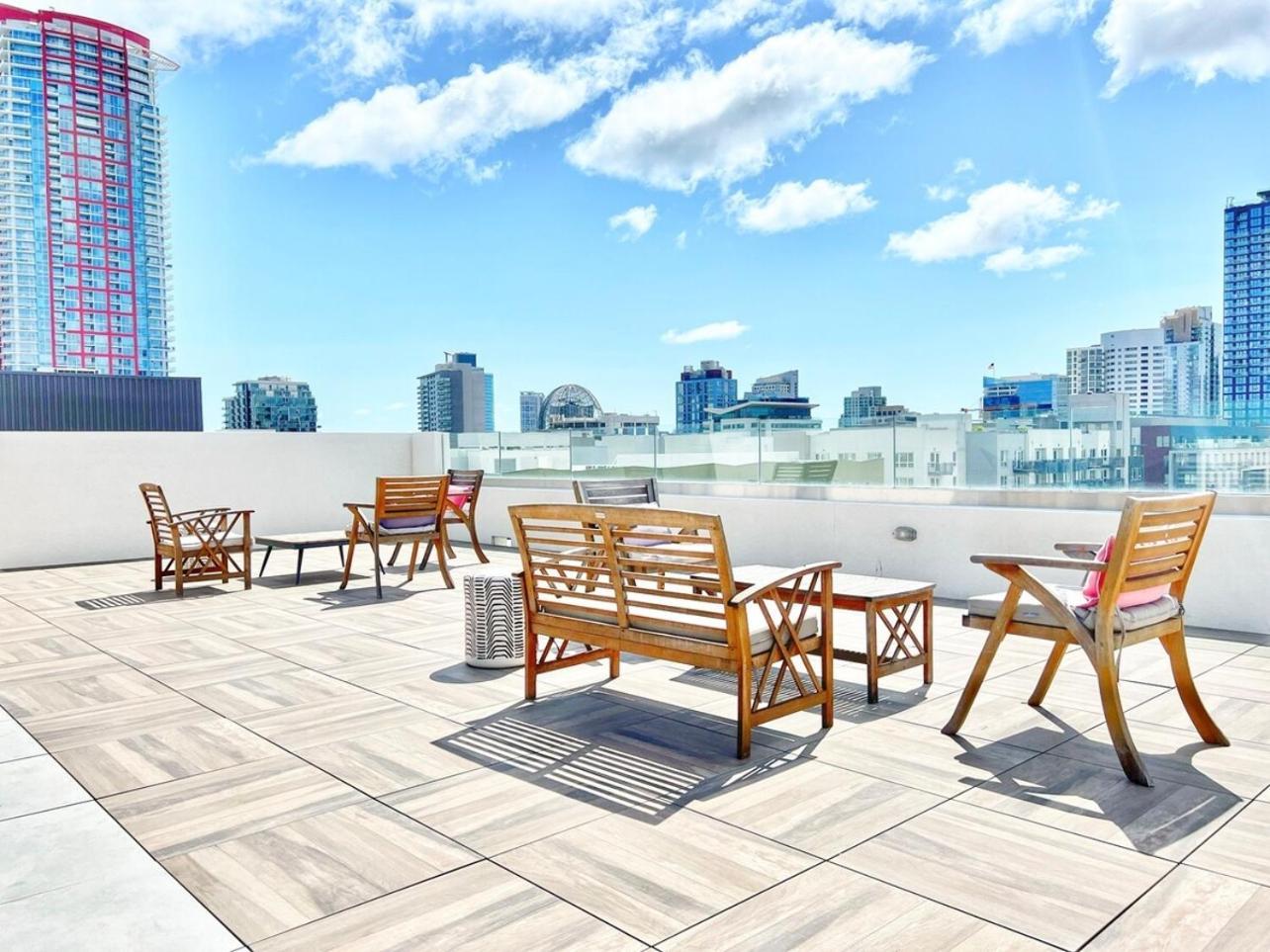 3 Bedroom Penthouse In Downtown! * San Diego